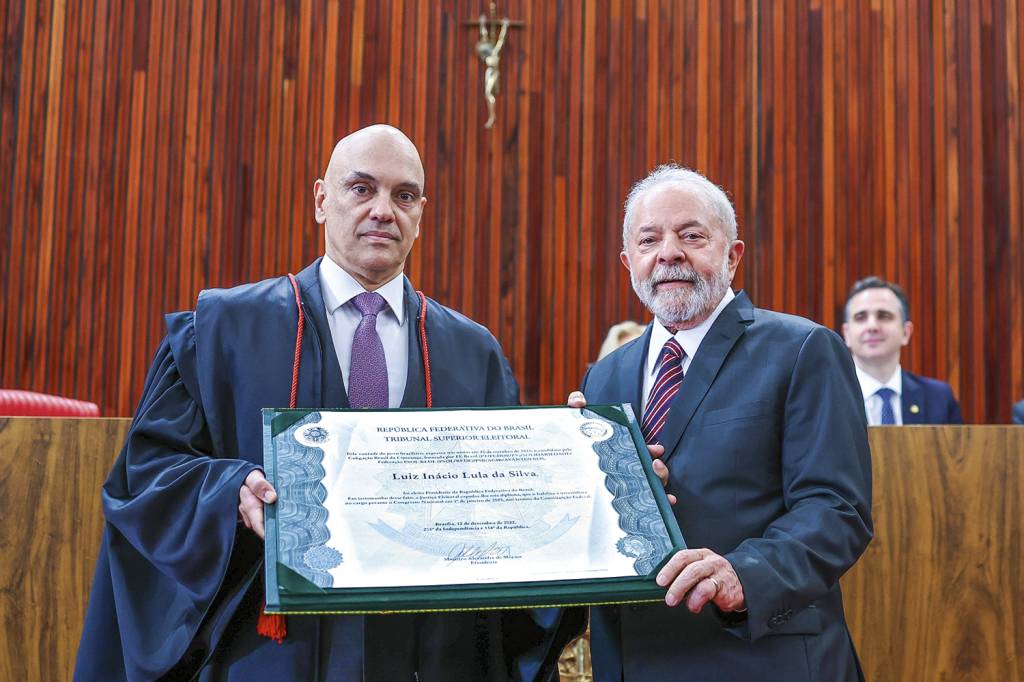 12122022-lula-e-alckmin-so-diplomados-pelo-tse_52559324232_o.jpg CONFIRMAÇÃO - Moraes entrega diploma a Lula: choro e discursos pela democracia -