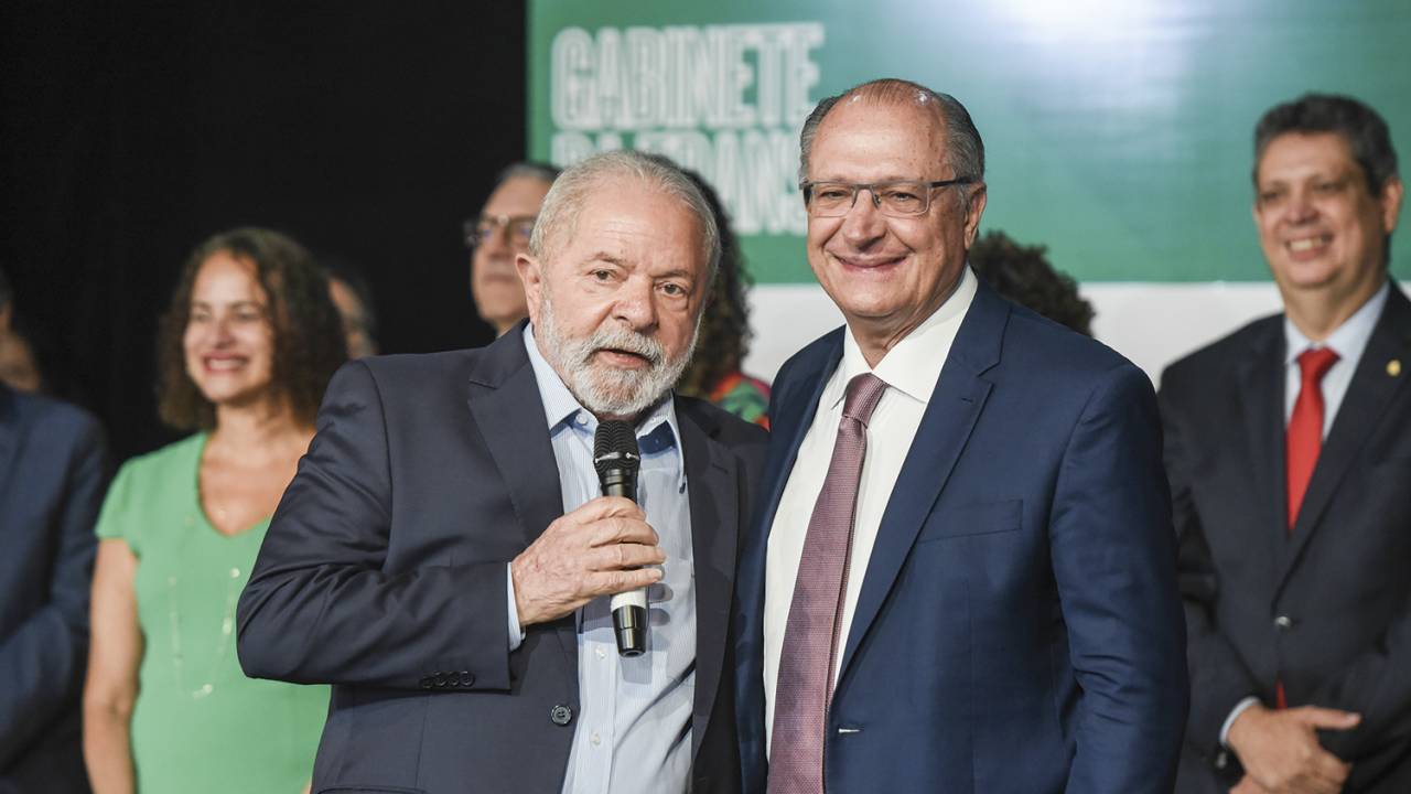 SURPRESA - Lula e Alckmin: o vice tem prestígio e excelente trânsito junto ao empresariado -