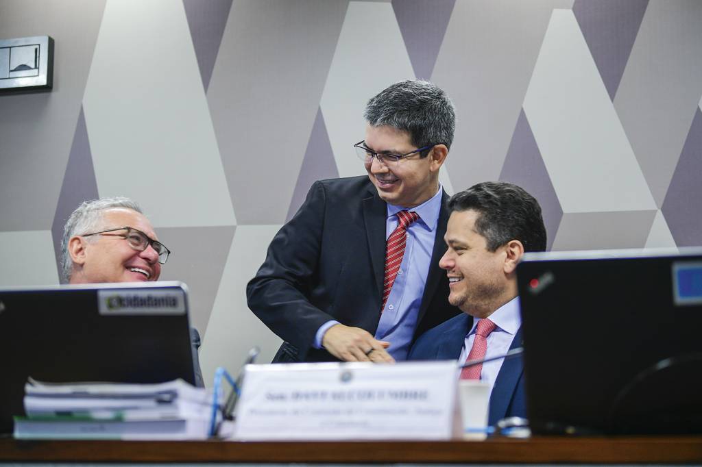 ABRE-DAVI-ALCOLUMBRE-RENAN-CALHEIROS-RANDOLFE-RODRIGUES-2022-091.jpg FRENTE - Renan, Randolfe e Alcolumbre: o trio vai trabalhar contra a pretensão bolsonarista de ganhar o comando do Senado -
