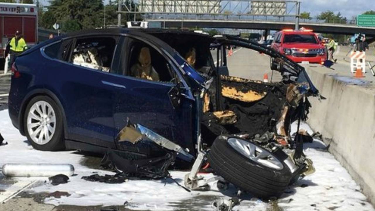 DERRAPADA - Colisão de um Tesla: nada menos que dezoito ocorrências fatais nos Estados Unidos em menos de um ano -