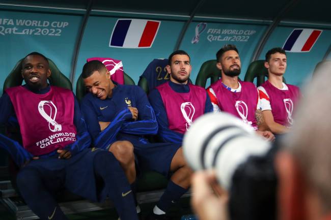 Tunisia v France: Group D – FIFA World Cup Qatar 2022 Mbappé e os titulares da França foram poupados contra a Tunísia -