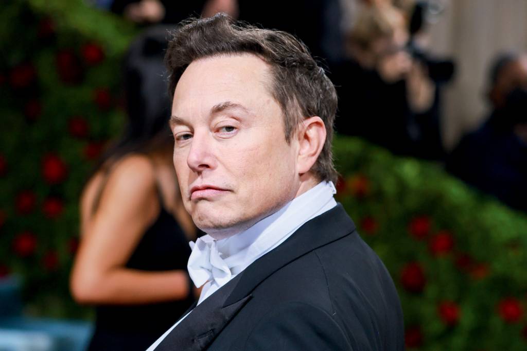 The 2022 Met Gala Celebrating “In America: An Anthology of Fashion” – Arrivals CONTRA-ATAQUE - O empresário Musk: esforço para trazer banidos de volta -