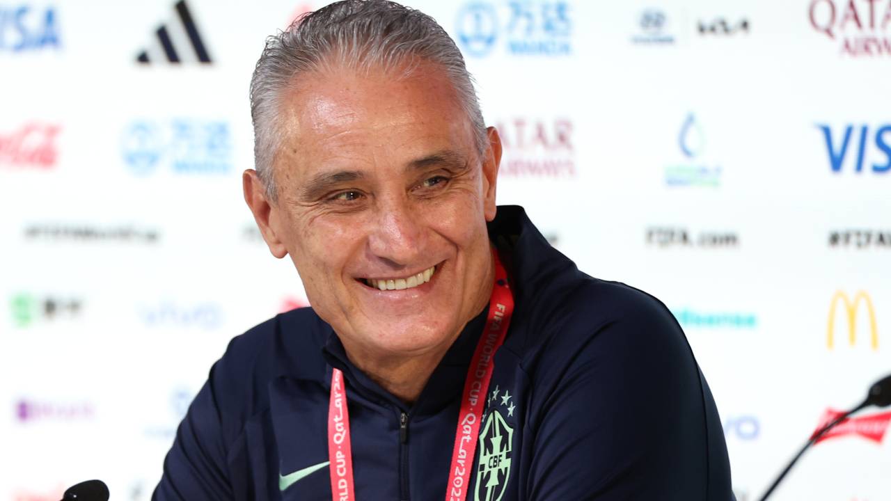 Técnico Tite durante coletiva prévia às quartas de final