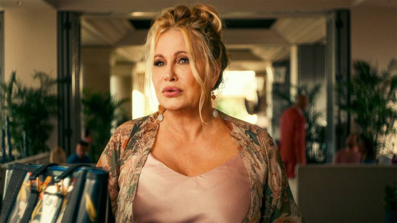 Tanya (vivida por Jennifer Coolidge) em The White Lotus