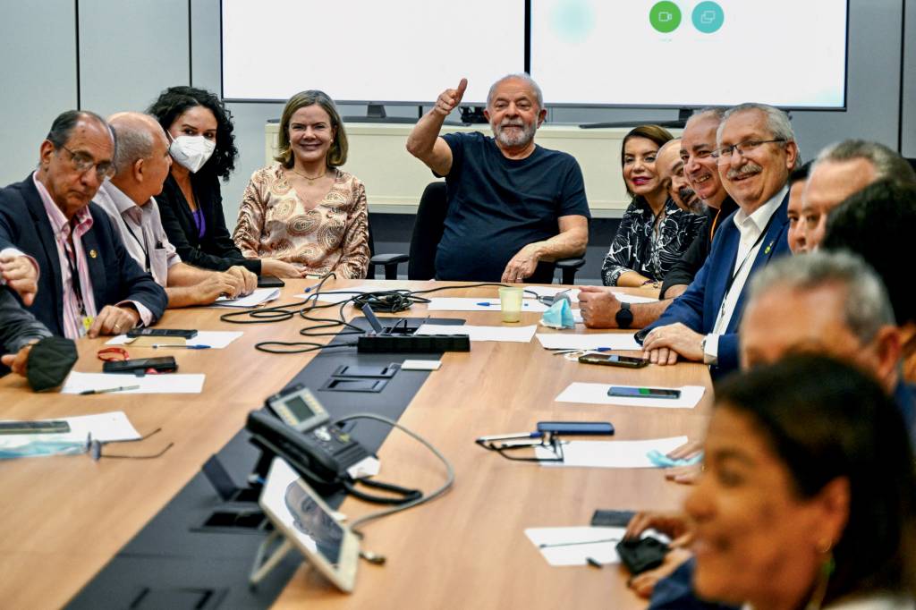 BRAZIL-POLITICS-TRANSITION-LULA SILÊNCIO - Com aliados: poucos têm liberdade para uma conversa franca -