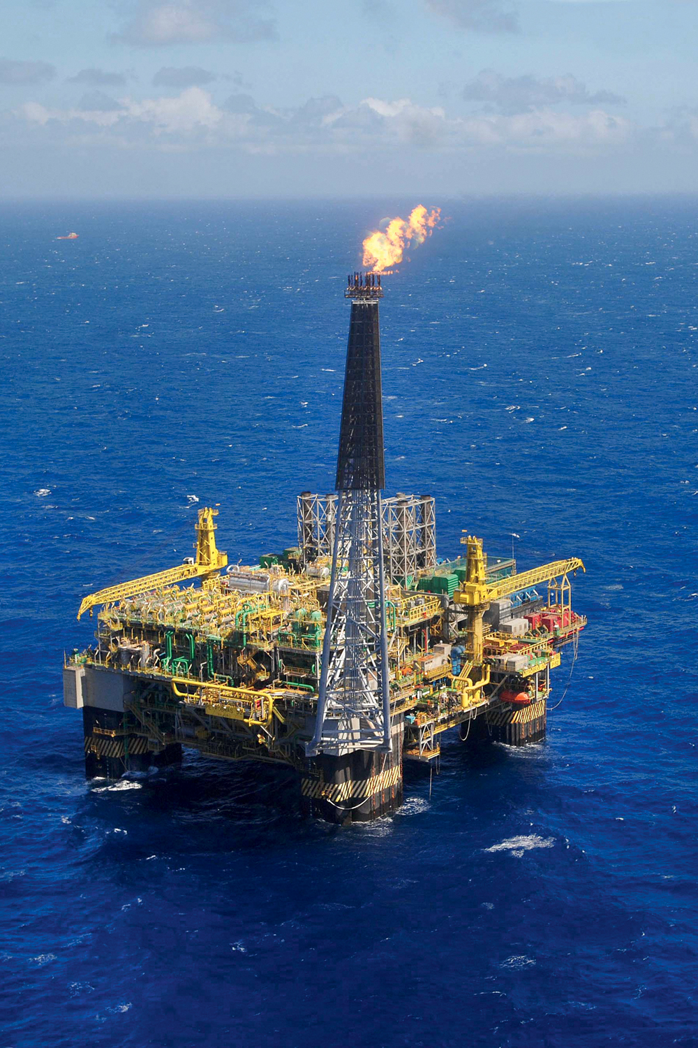 PLATAFORMA PETROBRAS P52 9(3).jpg Plataforma da Petrobras em alto mar: empresa vai injetar carbono no fundo do leito marinho