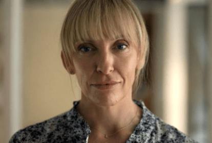 Toni Collette em Ninguém Pode Saber -