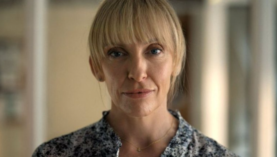 Toni Collette em Ninguém Pode Saber -