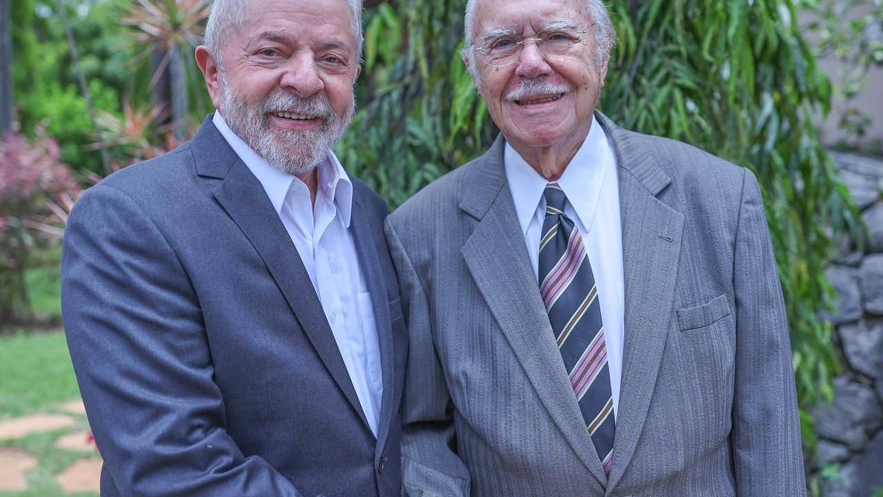 Lula e José Sarney se encontram em Brasília