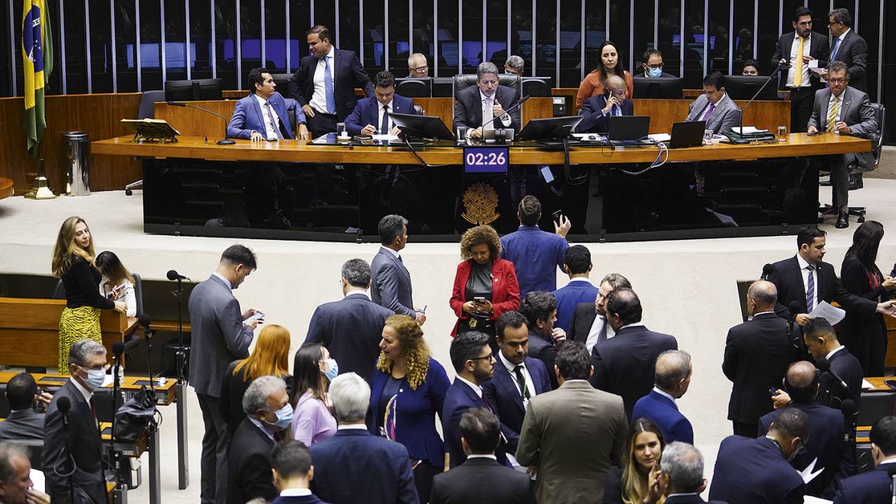 RITMO ACELERADO - Votação da PEC na Câmara dos Deputados: aprovação sem grandes dificuldades -