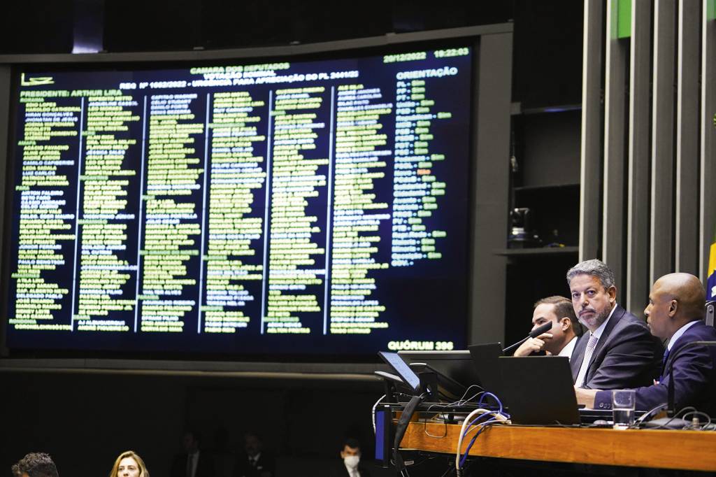 img20221220193614697.jpg DESIDRATAÇÃO - Lira: vigência de um ano, em vez dos quatro no projeto do PT -