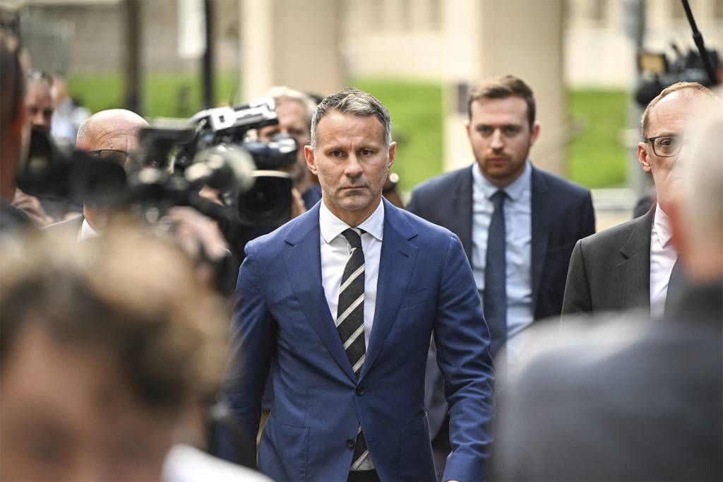 000_32HE4AV.jpg Ryan Giggs