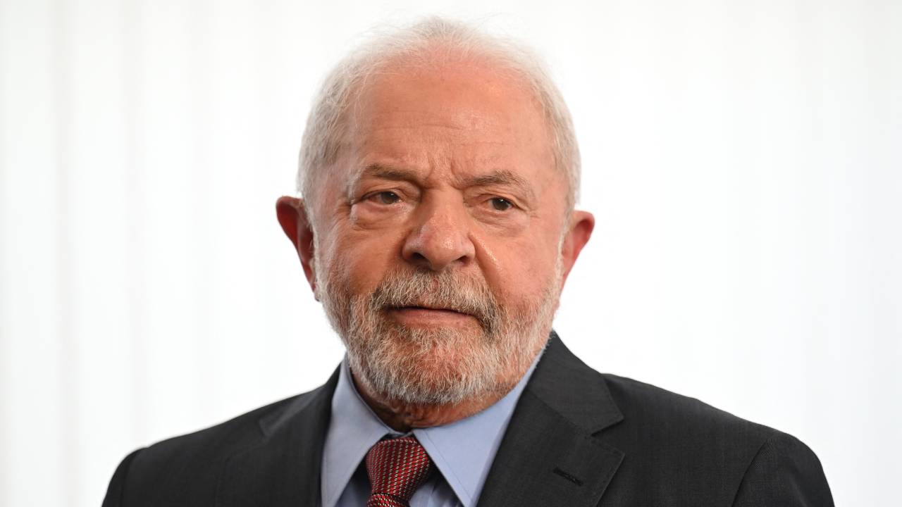 Brazil's President Luiz Inacio Lula da Silva gestures during a bilateral meeting with Guinea-Bissau President Umaro Sissoco in Brasilia on January 2, 2023. - Luiz Inacio Lula da Silva took office on January 1, 2023 for a third term as Brazil's president, vowing to fight for the poor and the environment and "rebuild the country" after far-right leader Jair Bolsonaro's divisive administration. (Photo by EVARISTO SA / AFP)