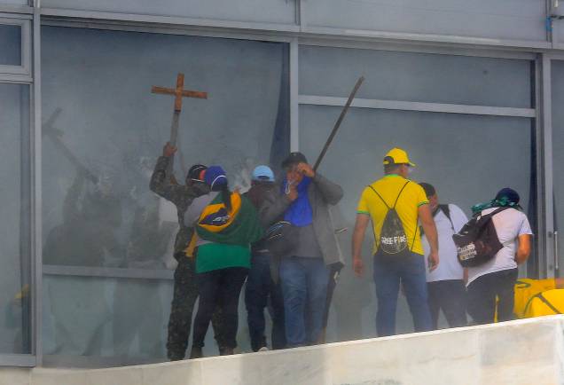 Invasão ao Congresso Nacional, STF e Palácio do Planalto, em Brasília - Invasão ao Congresso Nacional, STF e Palácio do Planalto, em Brasília -