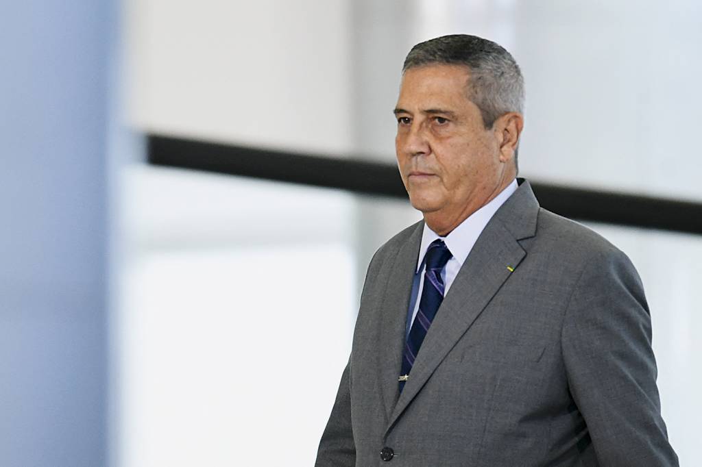 055_AGIF444303.jpg ENIGMA - Braga Netto: o general, que concorreu como vice na chapa derrotada, ecoou o discurso enigmático do ex-capitão -