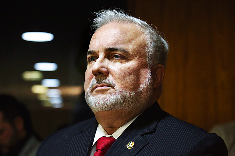 Lula e governadores Reunião Redução de preços. Prates, da Petrobras: controle de mercado -