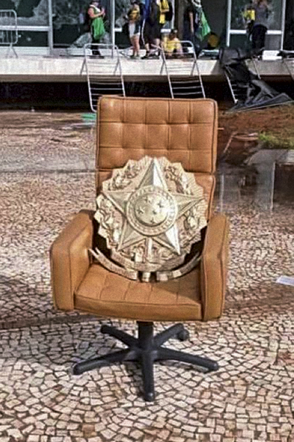 ABRE-CADEIRA-STF-BRASÃO-2022-09.jpeg O STF ATACADO - O brasão da República: crime exposto -