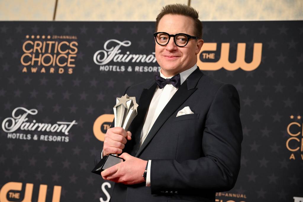 28th Critics’ Choice Awards – Press Room Brendan Fraser premiado pelo filme 'A Baleia' no no Critics Choice Awards 2023 -