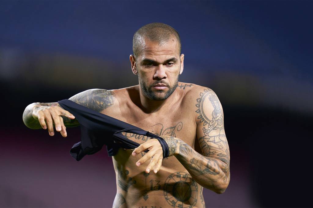 O que leva boleiros como Daniel Alves a se envolver em crimes