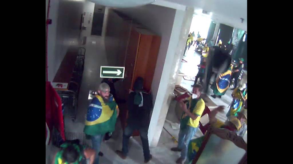 STF vai gastar R$ 800 mil para substituir computadores destruídos no dia 8