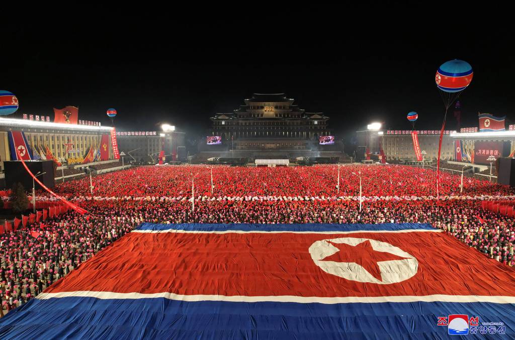 NKOREA-MILITARY-PARADE This picture taken on February 8, 2023 and released from North Korea's official Korean Central News Agency (KCNA) on February 9, 2023 shows a military parade celebrating the 75th anniversary of the founding of the Korean People's Army in Kim Il Sung Square in Pyongyang. (Photo by KCNA VIA KNS / AFP) / South Korea OUT / ---EDITORS NOTE--- RESTRICTED TO EDITORIAL USE - MANDATORY CREDIT