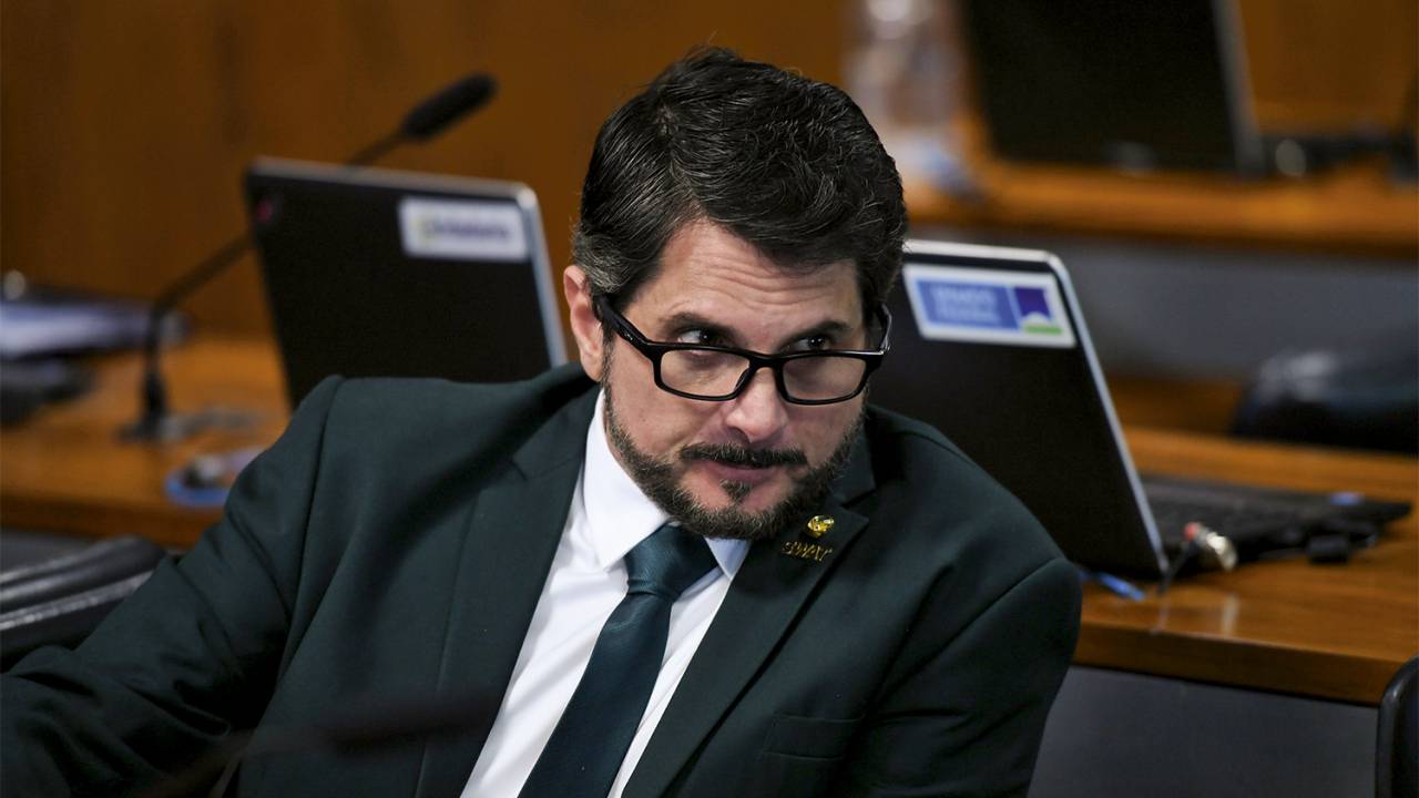 COISA CERTA - Do Val: o senador recusou proposta para gravar ministro -