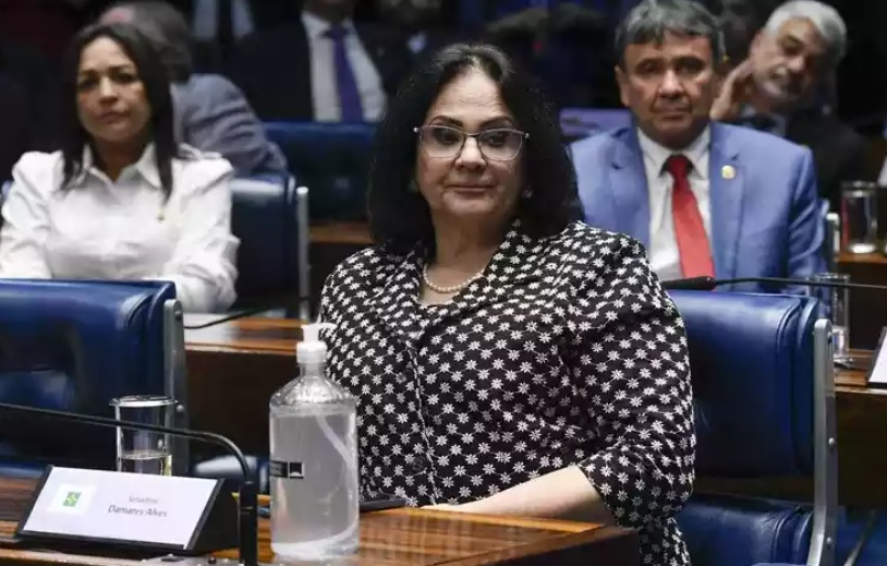 TROPA DE CHOQUE - Damares é uma das principais aliadas de Bolsonaro no Congresso
