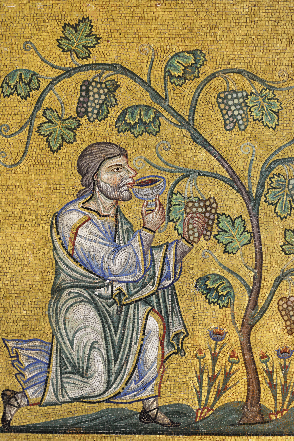 024_4324942.jpg REFERÊNCIA BÍBLICA - Mural em Veneza, na Itália, mostra a preferência alcoólica de Noé: antigo fascínio
