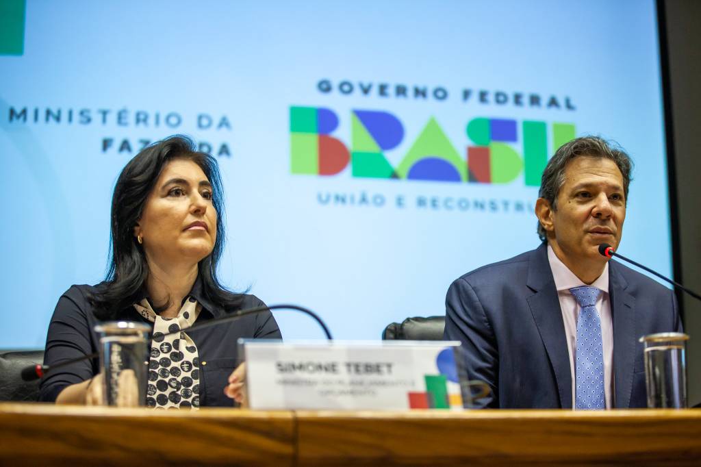 Governo apresenta Orçamento de 2026 com salário mínimo de R$ 1.631 e meta de superávit