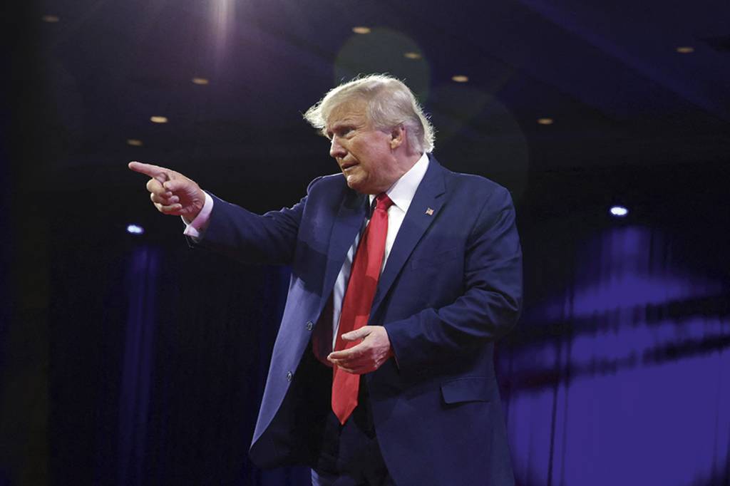 DONALD-TRUMP-CPAC-_063_1471305904.jpg VALE-TUDO - O ex-presidente, já em campanha: enroscos na Justiça não são freio