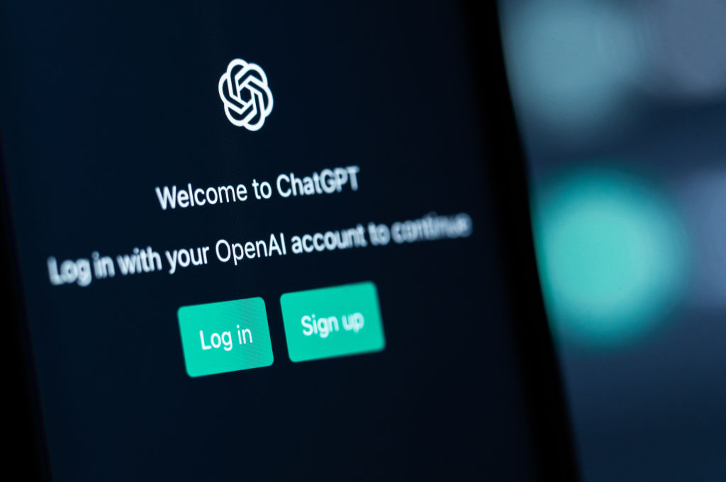 OpenAI é acusada de coletar massivamente dados dos usuários sem deixar claro o que está sendo recolhido -