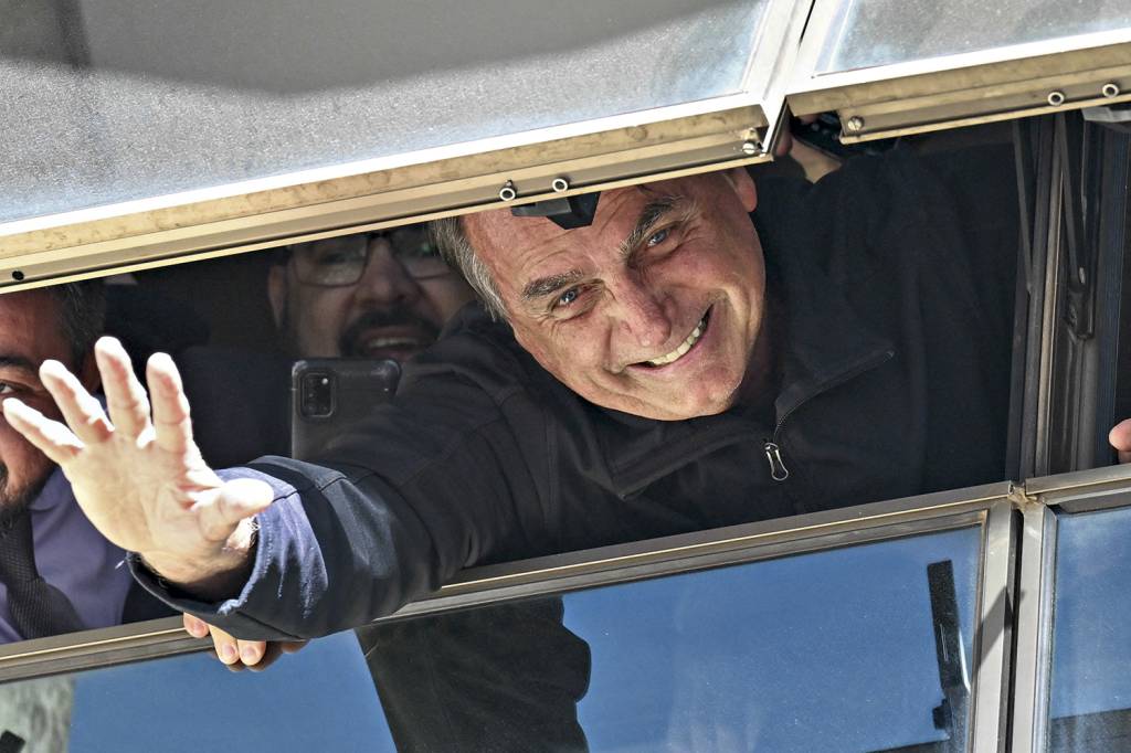 JAIR-BOLSONARO-RETORNO-BRASIL-2023-99.jpg PROVOCAÇÃO - Jair Bolsonaro: o ex-presidente, que voltou ao Brasil na quinta 30, foi chamado de “Bozo” e “genocida”