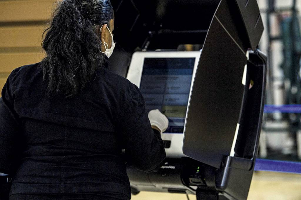 000_8U67AA.jpg SEM FRAUDE - Urna eletrônica: fabricante exigiu indenização