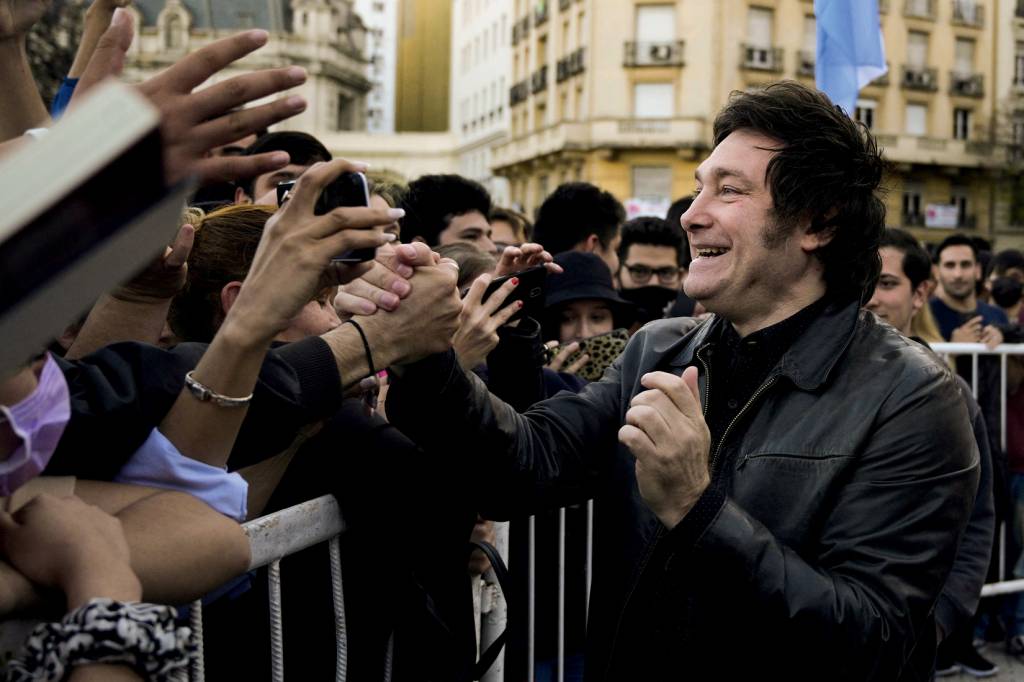 ARGENTINA-ELECTION-CAMPAIGN-MILEI EM ALTA - Milei: o ultradireitista se tornou alternativa ao peronismo e às “elites”