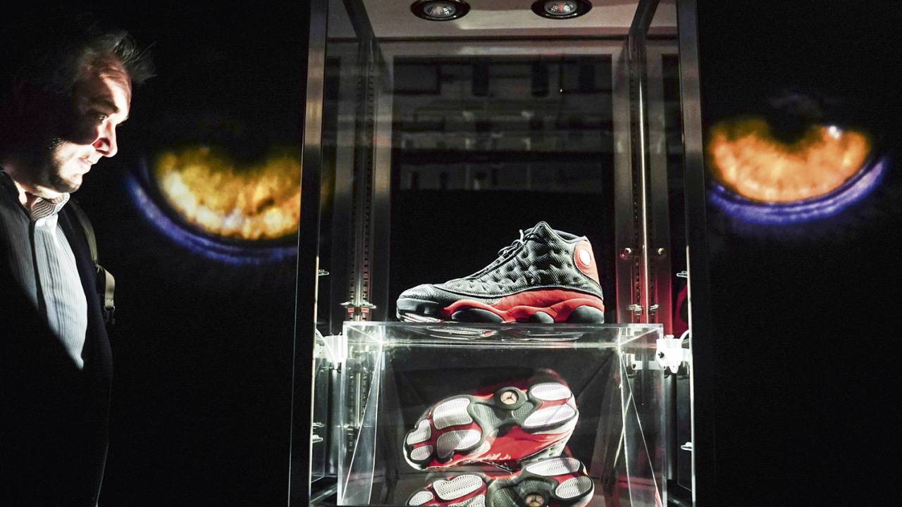 RECORDE - O Air Jordan 13 que o astro do basquete usou na temporada de 1998: leiloado por 2,2 milhões de dólares