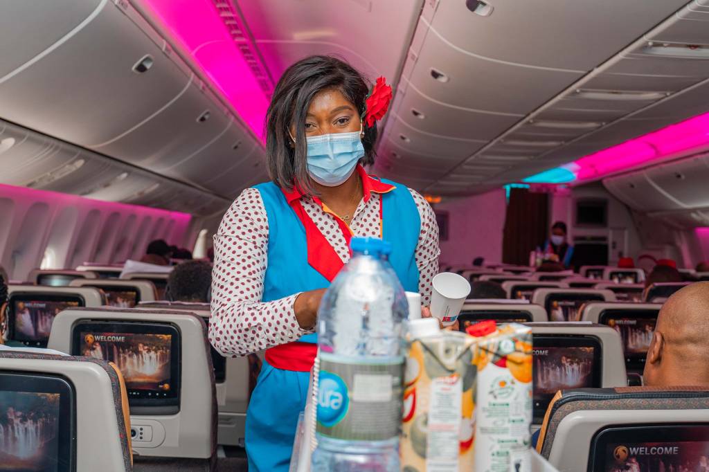 De olho em privatização, angolana Taag faz acordo com Gol