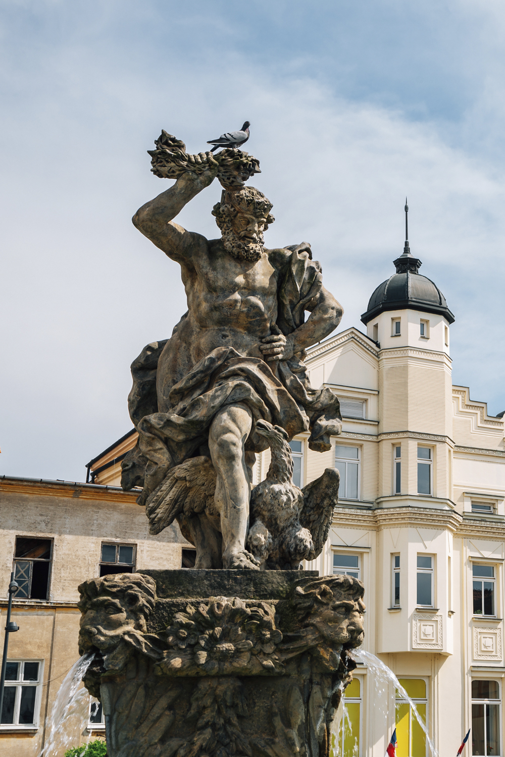 GettyImages-1213438785.jpg MITOLOGIA - Júpiter, o deus romano, é considerado o rei de todas as divindades: relâmpagos e trovões