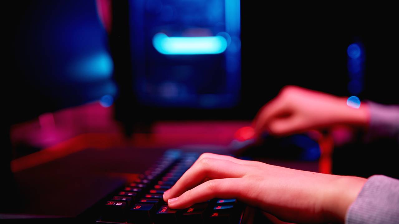 Vazamento do Pentágono rastreado para usuários de grupos de bate-papo de videogame discutindo sobre guerra na Ucrânia