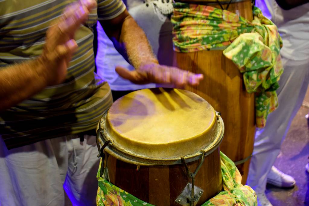 Hand drums called atabaque in Brazil used during a Umbanda ceremony Tocadores de atabaque em cerimônia umbandista -
