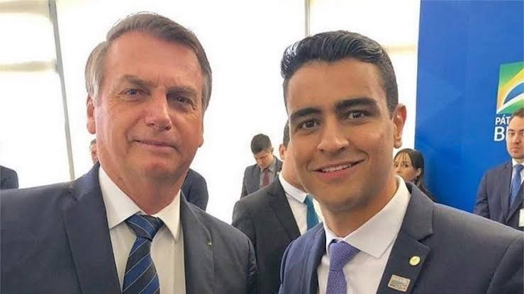 Prefeito de Maceió deve sair do PL de Bolsonaro e migrar para base de Lula