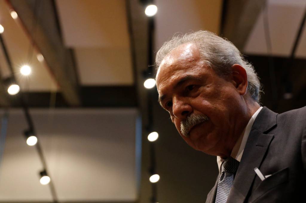 Sanção contra Moraes é agressão à soberania do Judiciário, diz Mercadante