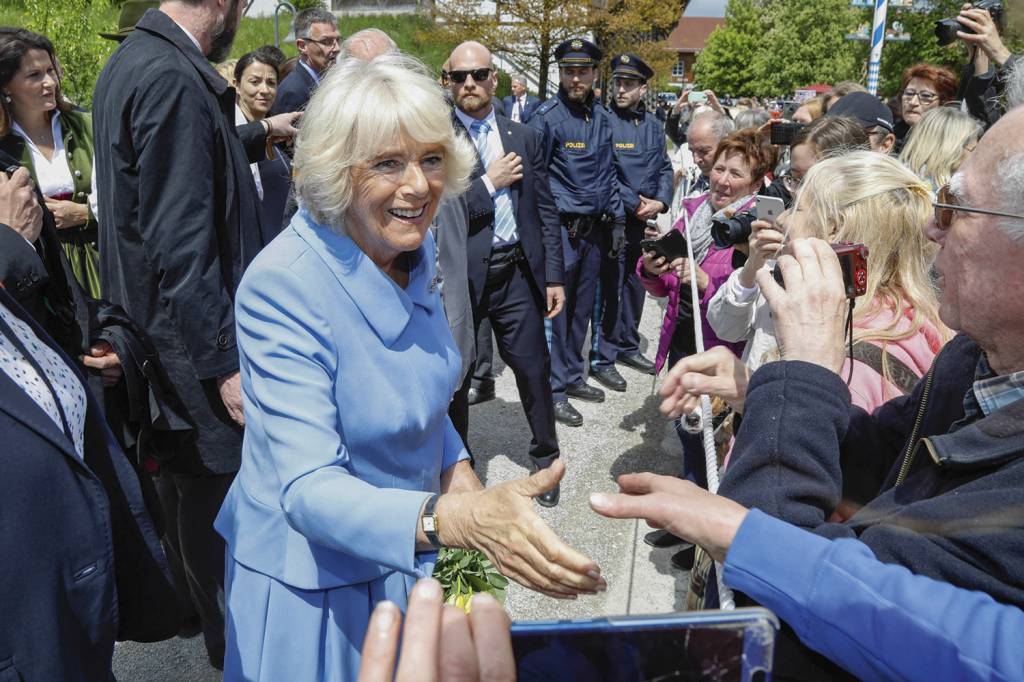043_dpa-pa_120168066.jpg DE MEGERA A RAINHA - Camilla: imagem polida e aceita, embora a birra dos súditos não tenha sido superada
