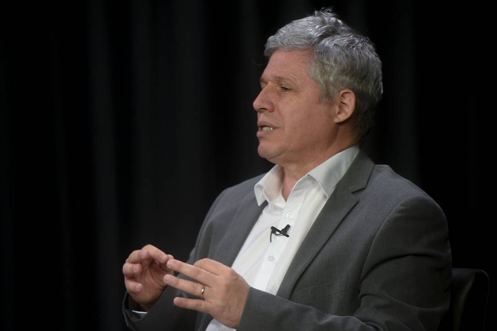 Por que Lula levou a João Pedro Stédile à China, segundo seu ministro