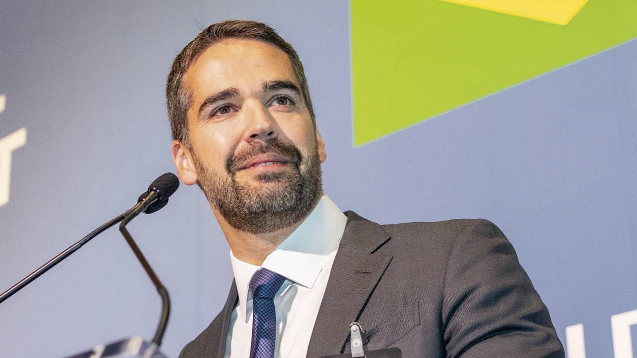 VOO CEGO - Eduardo Leite, em Nova York: pesquisa para tentar achar rumos