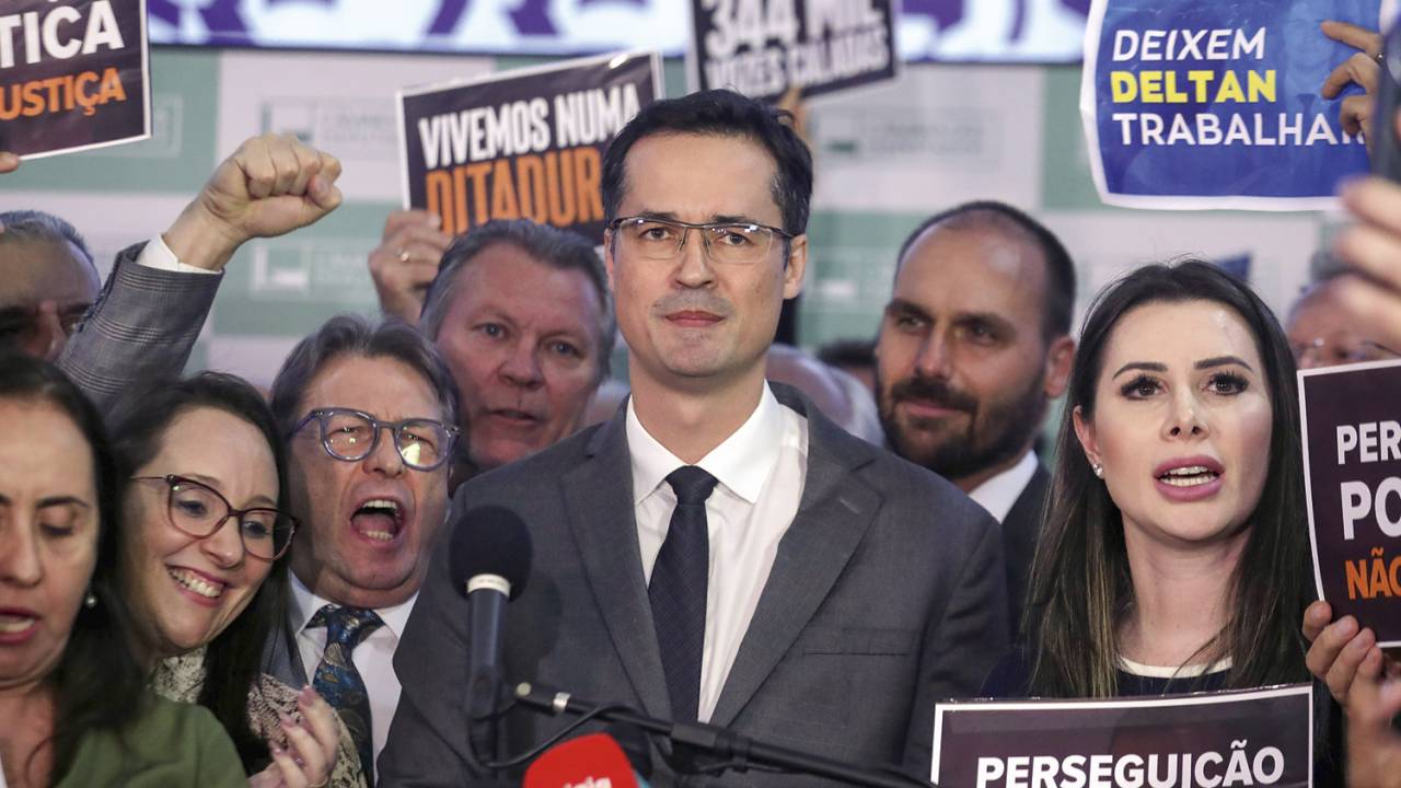 DERROTA - O agora ex-parlamentar, no Congresso: abatimento com a decisão da Corte e ajuda jurídica do Podemos