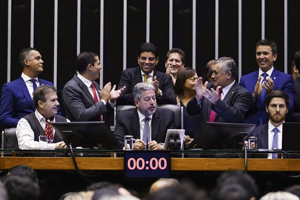ARTHUR-LIRA-ARCABOUÇO-FISCAL-VOTAÇÃO-2023-2.jpg BOA SINTONIA - Lira: parceria com o presidente da Câmara dos Deputados foi fundamental para o avanço do projeto
