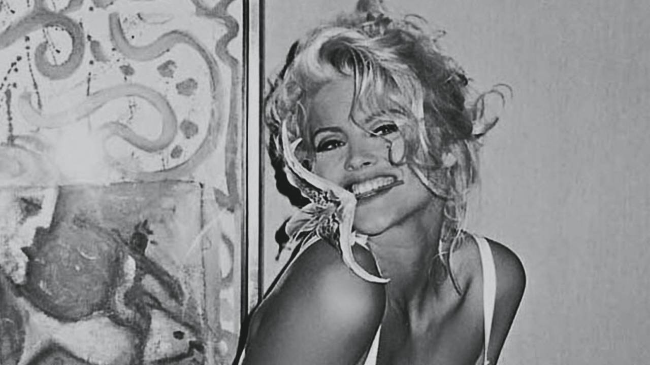 COELHINHA TRISTE - Anna Nicole como sex symbol: história de sucesso e decadência de uma “famosa por ser famosa”