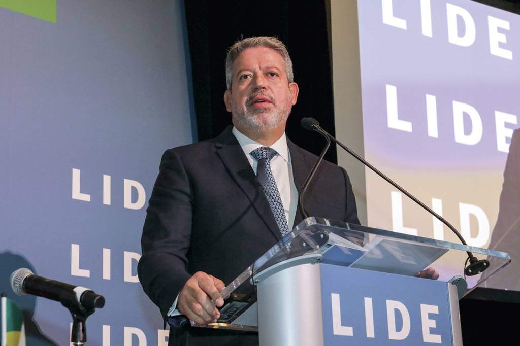 Arthur-Lira-durante-o-LIDE-Brazil-Investment-Forum.-Foto_-Érika-Garrida_LIDE(2).JPG EQUILÍBRIO - Lira: “Temos de focar as energias para o que nos une, tratar do arcabouço fiscal, da reforma tributária”