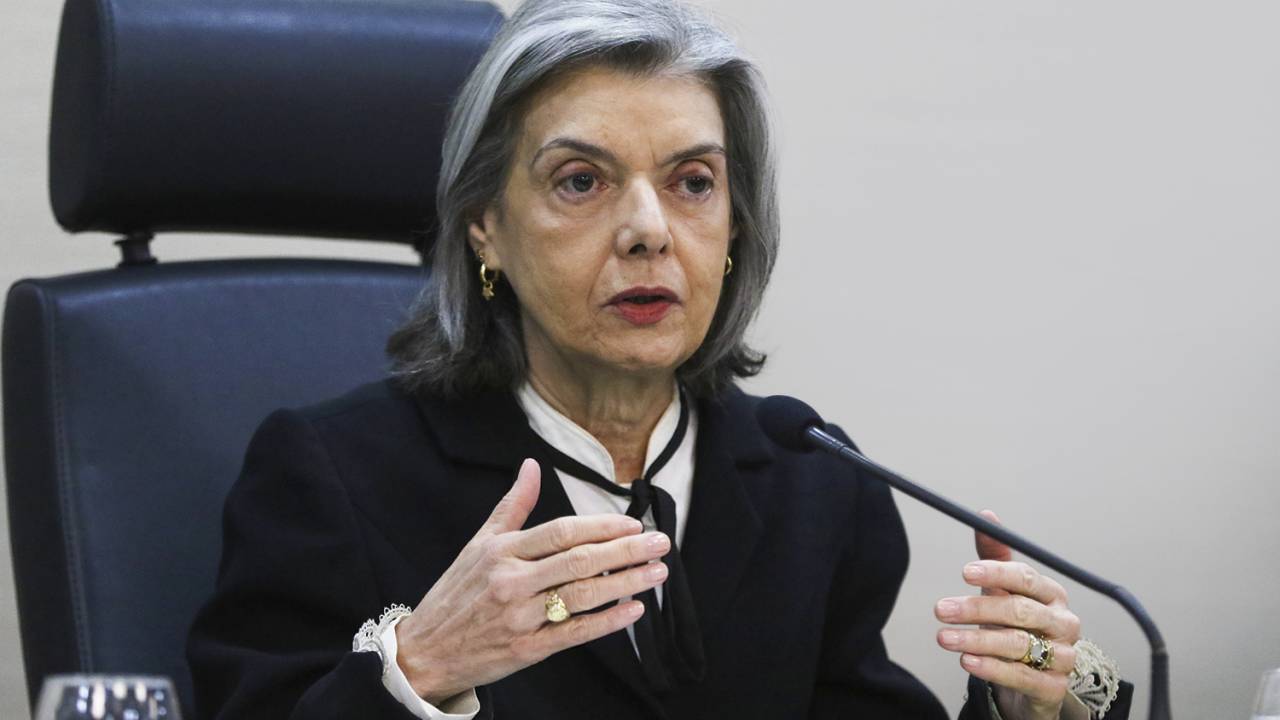 CÁRMEN LÚCIA