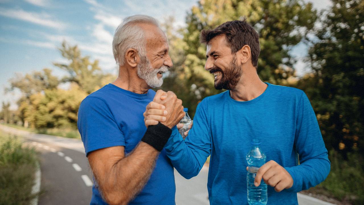 ELO FIRME - Dois mundos: os mais velhos se sentem conectados e os mais novos aprendem a dar o real peso às coisas